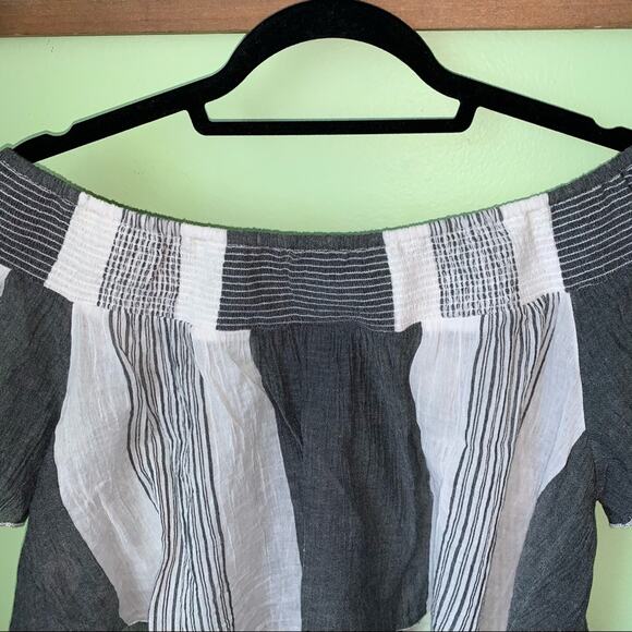 NWT Elan Blue & White Cropped Smocked Striped Off-Shoulder Top Size: Medium - Picture 12 of 15